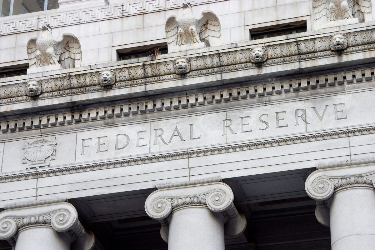 Fed Votes 6-1 to Ease AML Rules for Banks