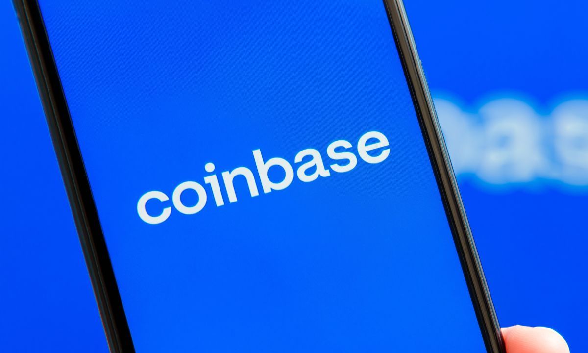 Coinbase Clears SEC for AI Adviser, Eyes Full Finance Stack